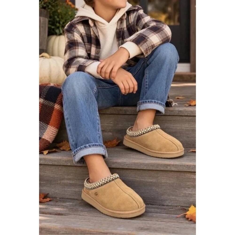 UGG Tasman II Slipper Chestnut Youth Size 3 - Suede Wool - 1019066K
